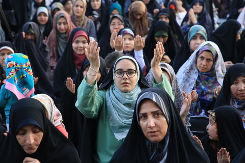 تصاویر / اجتماع غدیریون اصفهان در حرم حضرت زینب خواهر امام رضا(ع)