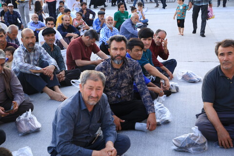 تصاویر / اجتماع غدیریون اصفهان در حرم حضرت زینب خواهر امام رضا(ع)