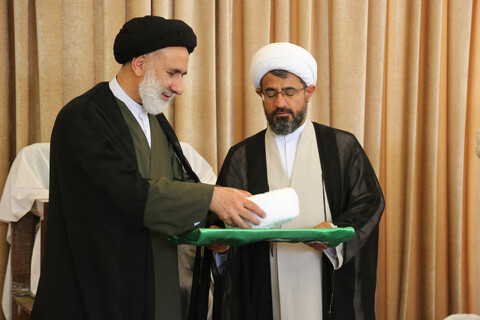 تصاویر/ مراسم عمامه‌گذاری طلاب چهارمحال و بختیاری