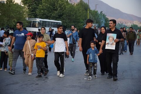 تصاویر پذیرایی موکب های غدیر به نیت شهدای اخیر حمله  اسرائیل به ایران در خرم آباد