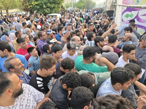 تصاویر پذیرایی موکب های غدیر به نیت شهدای اخیر حمله  اسرائیل به ایران در خرم آباد