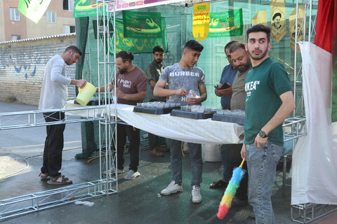 تصاویر/ موکب و ایستگاه صلواتی به مناسبت حملات ایران به اسرائیل و روز عید غدیر، توسط حوزه علمیه آیت الله بهاری برگزار شد.