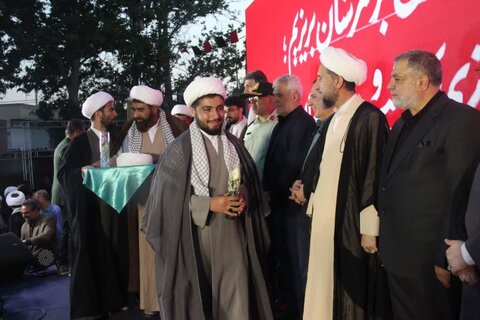 تصاویر / مراسم عمامه گذاری طلاب مدارس علمیه استان قزوین