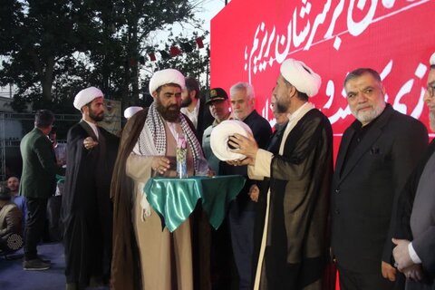 تصاویر / مراسم عمامه گذاری طلاب مدارس علمیه استان قزوین