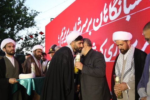 تصاویر / مراسم عمامه گذاری طلاب مدارس علمیه استان قزوین