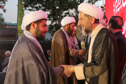 تصاویر / مراسم عمامه گذاری طلاب مدارس علمیه استان قزوین