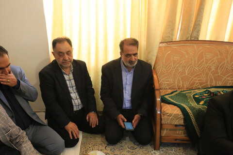 تصاویر / حضور مدیران شهری و استانی اصفهان در منزل پدری «سردارشهید مهدی ربانی»