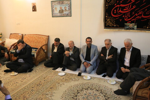 تصاویر / حضور مدیران شهری و استانی اصفهان در منزل پدری «سردارشهید مهدی ربانی»