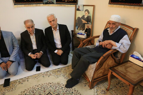 تصاویر / حضور مدیران شهری و استانی اصفهان در منزل پدری «سردارشهید مهدی ربانی»