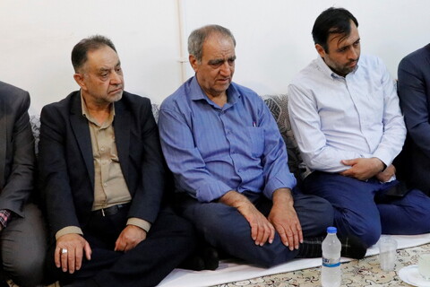 تصاویر / حضور مدیران شهری و استانی اصفهان در منزل پدری «سردارشهید مهدی ربانی»