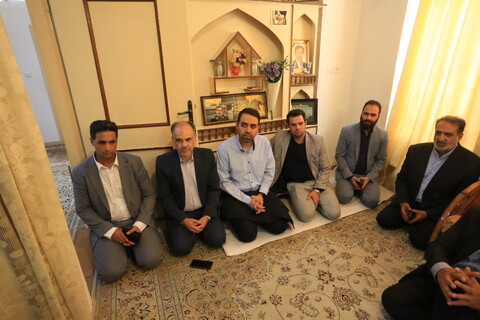 تصاویر / حضور مدیران شهری و استانی اصفهان در منزل پدری «سردارشهید مهدی ربانی»