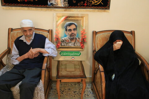 تصاویر / حضور مدیران شهری و استانی اصفهان در منزل پدری «سردارشهید مهدی ربانی»