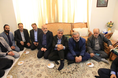 تصاویر / حضور مدیران شهری و استانی اصفهان در منزل پدری «سردارشهید مهدی ربانی»