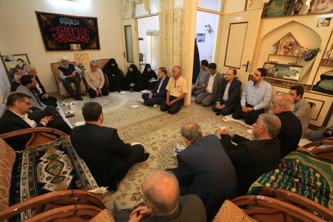 تصاویر / حضور مدیران شهری و استانی اصفهان در منزل پدری «سردارشهید مهدی ربانی»