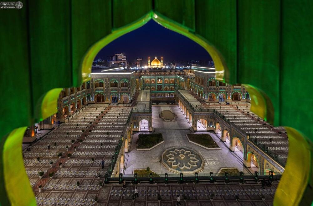 العتبة العلوية المقدسة تقيم مأدبة طعام كبرى للزائرين في ليلة عيد الغدير + صور