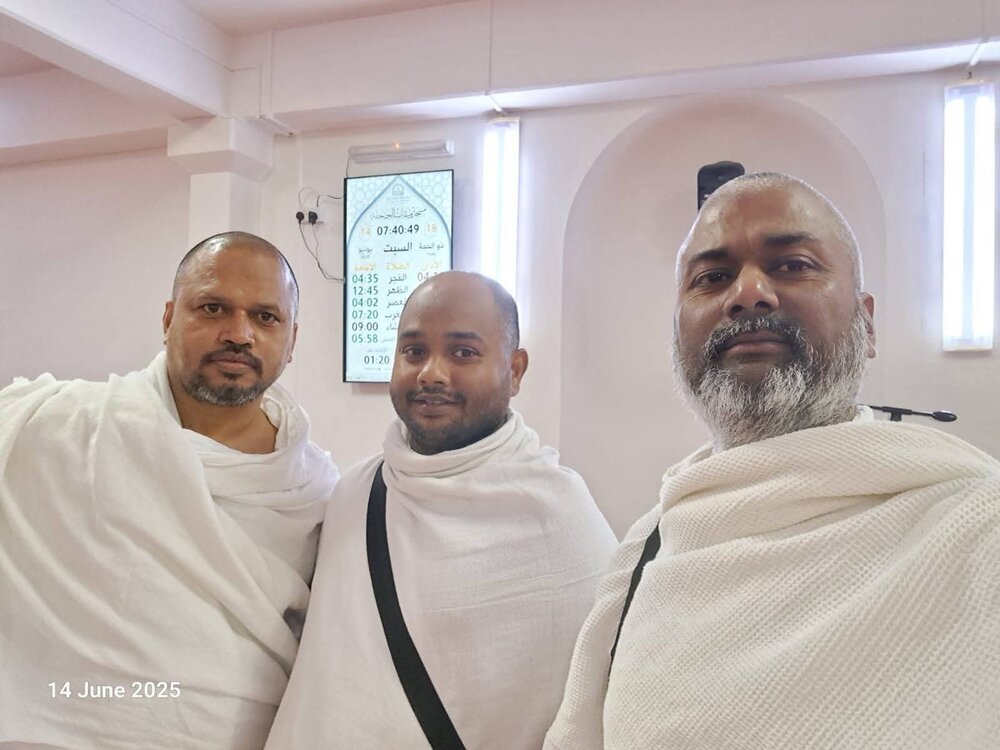 भारतीय हाजीयों का ग़दीर ख़ुम के मैदान मे ईद-ए-ग़दीर का जशन