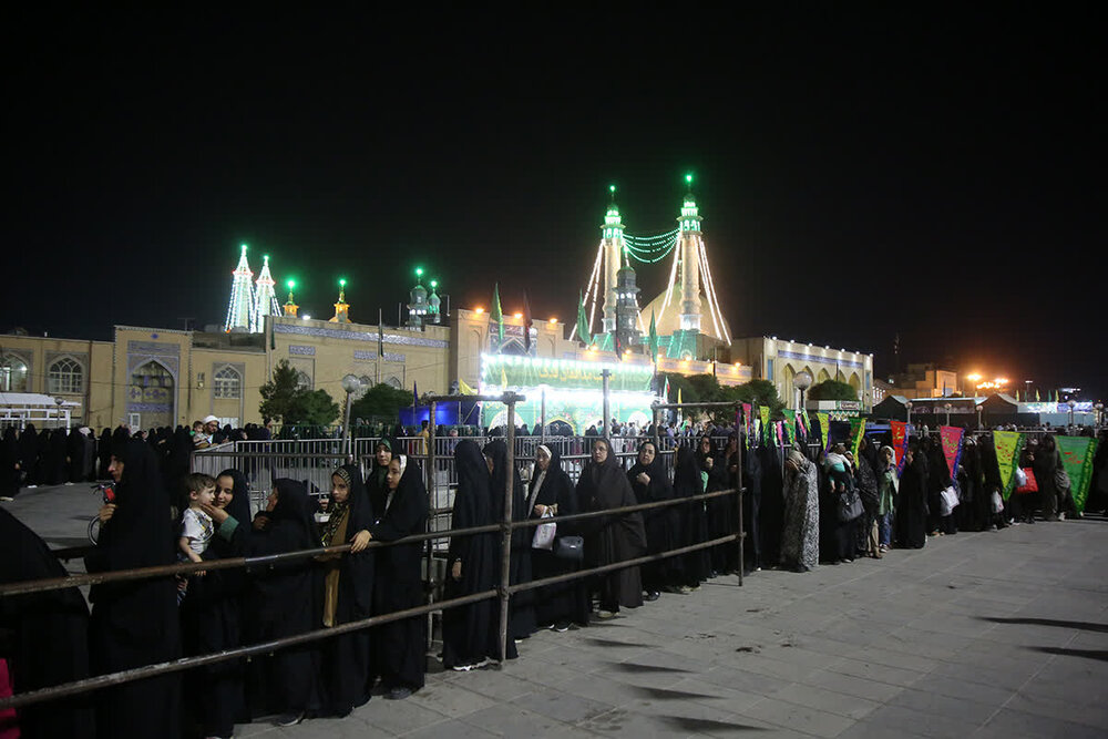 توزیع ۴۷ هزار پرس غذا بین زائران آستان مقدس قم توسط ایستگاه‌های صلواتی