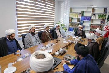 تصاویر / دیدار جمعی از ائمه جماعات شهر قزوین با نماینده ولی فقیه در استان