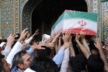 فیلم | گفت‌وگوی حوزه نیوز با تعدادی از شرکت کنندگان در مراسم تشییع پیکرهای هشت شهید استان قم