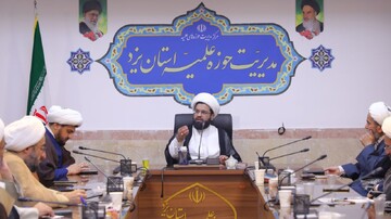 تصاویر/ جلسه بصیرت افزایی با حضور کادر مدارس علمیه یزد