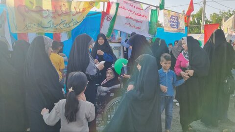 تصاویر/ مهمونی کیلومتری غدیر در شهرستان رابر با رنگ و بوی شهدا