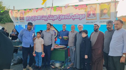 تصاویر/ مهمونی کیلومتری غدیر در شهرستان رابر با رنگ و بوی شهدا