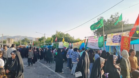 تصاویر/ مهمونی کیلومتری غدیر در شهرستان رابر با رنگ و بوی شهدا