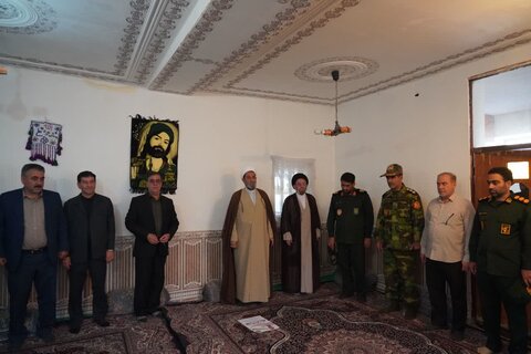 تصاویر حضور نماینده ولی فقیه و جمعی از مسئولین و فرماندهان ارشد نظامی و انتظامی استان لرستان در مراسم ترحیم تعدادی از شهدای لرستانی حمله تروریستی رژیم غاصب اسرائیل