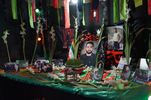 تصاویر حضور نماینده ولی فقیه و جمعی از مسئولین و فرماندهان ارشد نظامی و انتظامی استان لرستان در مراسم ترحیم تعدادی از شهدای لرستانی حمله تروریستی رژیم غاصب اسرائیل