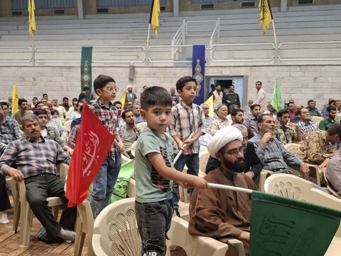 تصاویر/ویژه برنامه یاعـلـی‌مـددی به مناسبت عید غدیر درسالن ورزشی شهدای بسیج کاشان