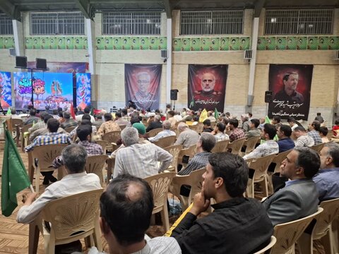 تصاویر/ویژه برنامه یاعـلـی‌مـددی به مناسبت عید غدیر درسالن ورزشی شهدای بسیج کاشان