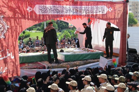 تصاویر وداع با شهیدان وطن در لرستان