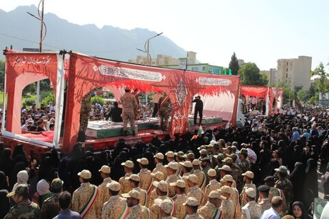 تصاویر وداع با شهیدان وطن در لرستان