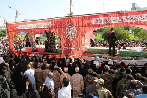 تصاویر وداع با شهیدان وطن در لرستان