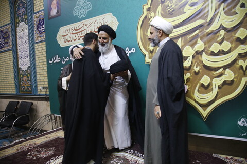 مراسم عمامه گذاری جمعی از طلاب در مدرسه علمیه الغدیر اهواز