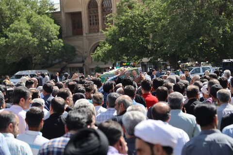 تصاویر / آیین تشییع پیکر شهید حسین احمدی از شهدای حمله رژیم صهیونسیتی