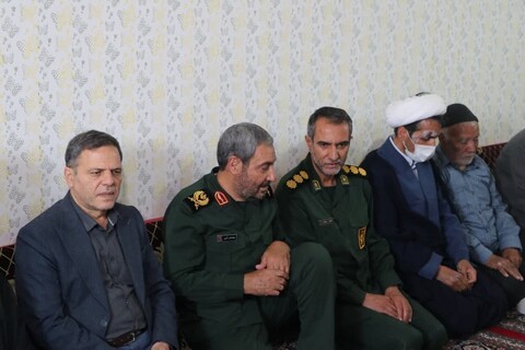 دیدار مسئولان زنجانی با خانواده شهیدان«رضا نجفی» و «حسن رسولی »