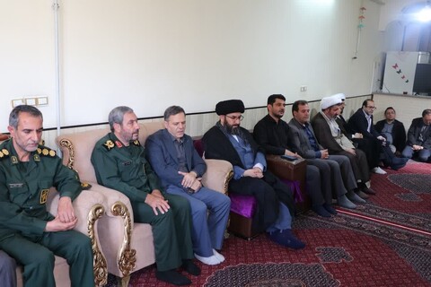 دیدار مسئولان زنجانی با خانواده شهیدان«رضا نجفی» و «حسن رسولی »