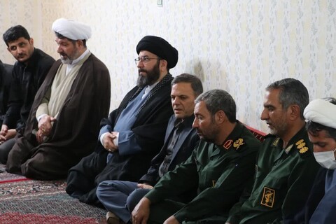 دیدار مسئولان زنجانی با خانواده شهیدان«رضا نجفی» و «حسن رسولی »