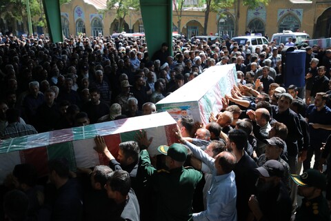 تصاویر/ آئین تشییع شهدای پدافند هوایی لشکر ۳ حمزه (ع) در تجاوز رژیم صهیونیستی به ارومیه