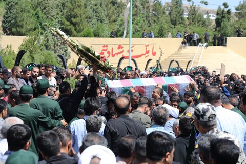 تصاویر/ آئین تشییع شهدای پدافند هوایی لشکر ۳ حمزه (ع) در تجاوز رژیم صهیونیستی به ارومیه