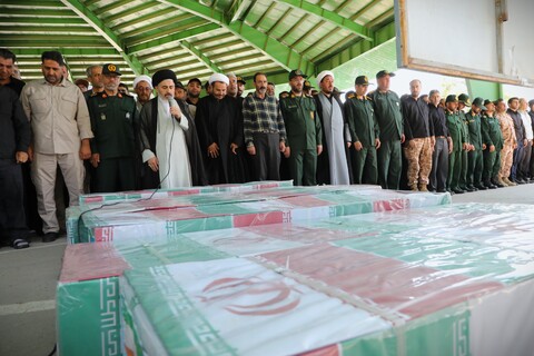 تصاویر/ آئین تشییع شهدای پدافند هوایی لشکر ۳ حمزه (ع) در تجاوز رژیم صهیونیستی به ارومیه