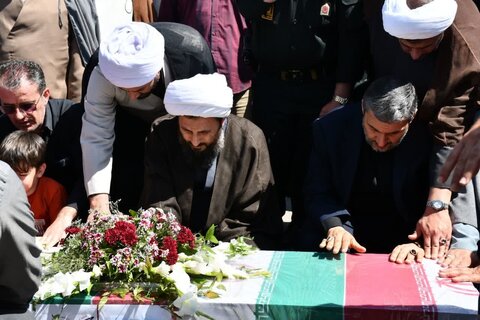 تصاویر/ تشییع پیکر شهید "محسن آین" در گلزار شهدای خوی