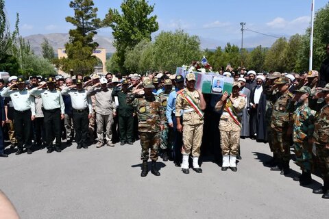 تصاویر/ تشییع پیکر شهید "محسن آین" در گلزار شهدای خوی