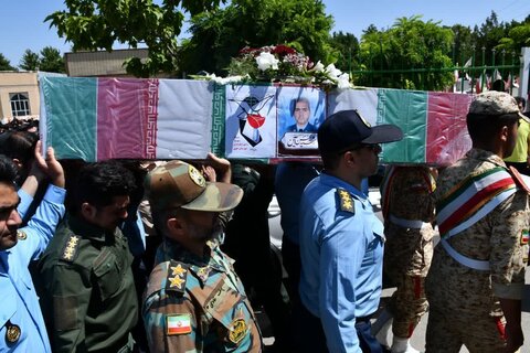 تصاویر/ تشییع پیکر شهید "محسن آین" در گلزار شهدای خوی