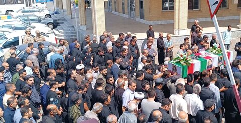 تصاویر/ تشییع پیکر شهید حسین پورعبدالله مینق در هریس