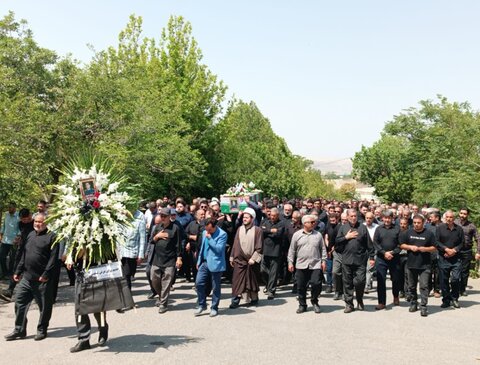 تصاویر/ تشییع پیکر شهید حسین پورعبدالله مینق در هریس