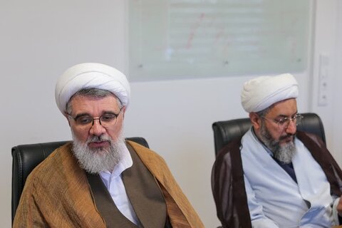 تصاویر / دیدار جمعی از ائمه جماعات شهر قزوین با نماینده ولی فقیه در استان قزوین