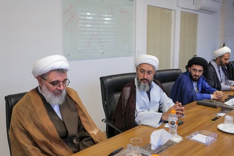 تصاویر / دیدار جمعی از ائمه جماعات شهر قزوین با نماینده ولی فقیه در استان قزوین