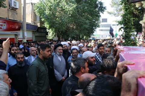 تصاویر با شکوه تشییع شهدای وطن در بروجرد